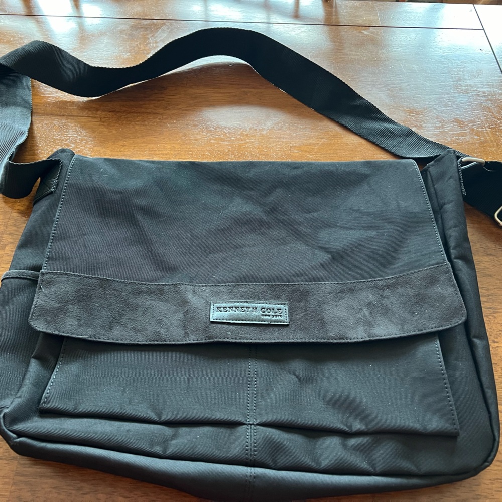 Kenneth Cole messenger bag